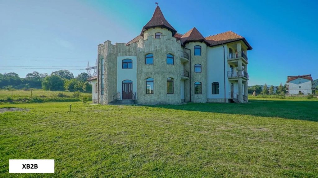 Villa Castle 20 rooms 1200 sqm with 6000 sqm land 1,000,000 Euro